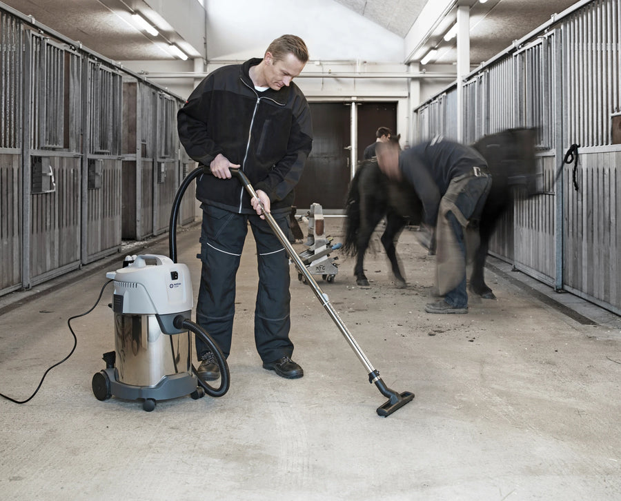 Aspirateur eau et poussière NILFISK VL200