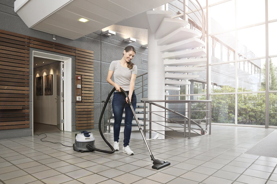 Aspirateur NILFISK poussière VP100